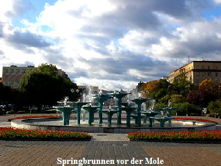 Springbrunnen vor der Mole 